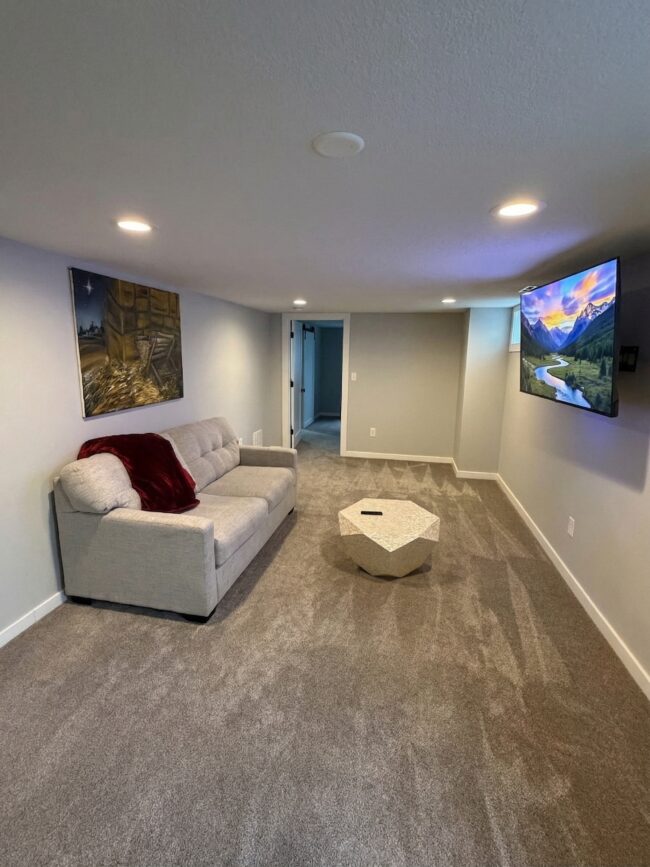 Calm, comfortable sitting room in a care community